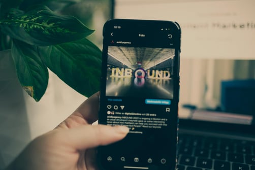 Skillnaden mellan outbound och inbound marketing