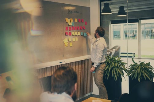 Vinna eller försvinna? 3 affärsstrategier att välja i en lågkonjunktur