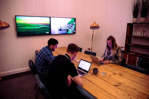 HubSpot's Slack integration: How to Connect & the Features