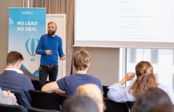 Vainu och Avidly i ett seminarium om Smartbound och datadriven inbound