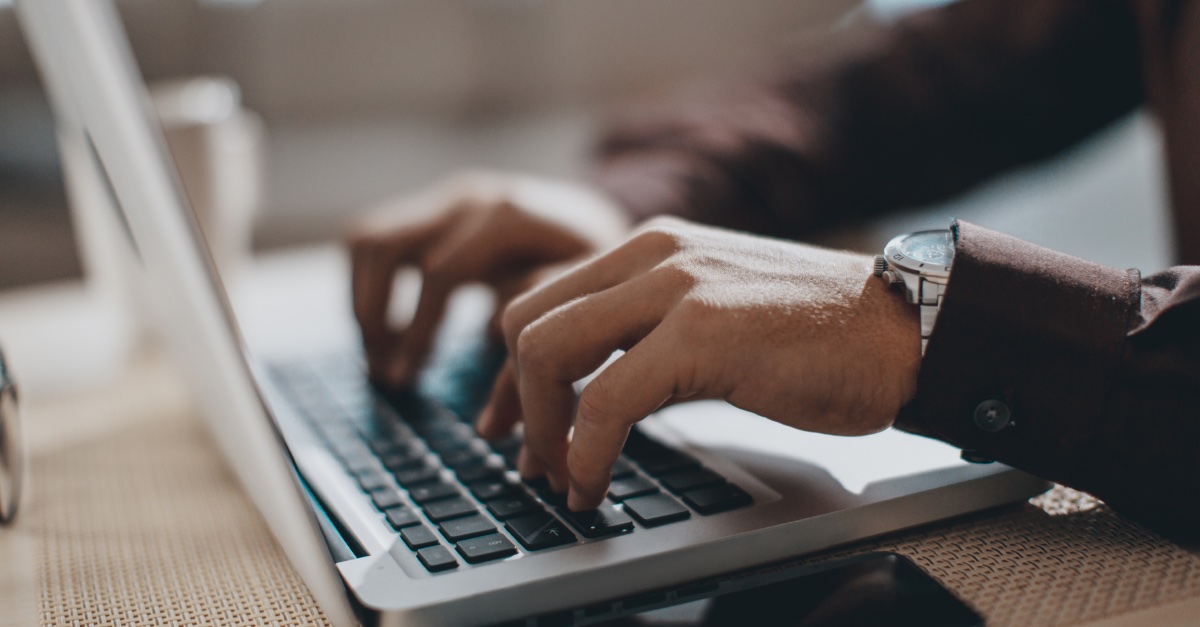 Disse 3 punktene må du ha med i salgsmailen