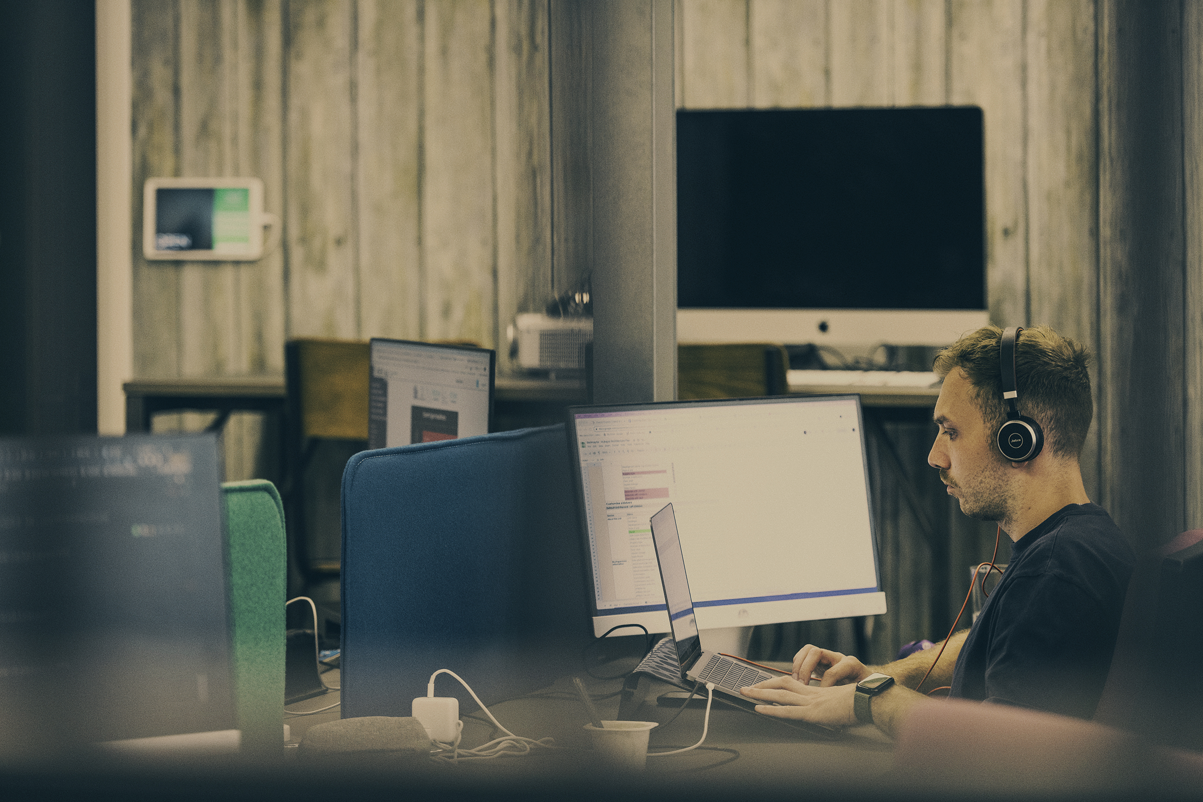 12 beautiful chatbot UI examples that will definitely inspire you